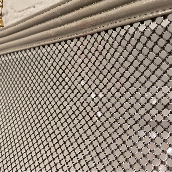 Whiting & Davis Mesh Purse with gold chain - Picture 4 of 5